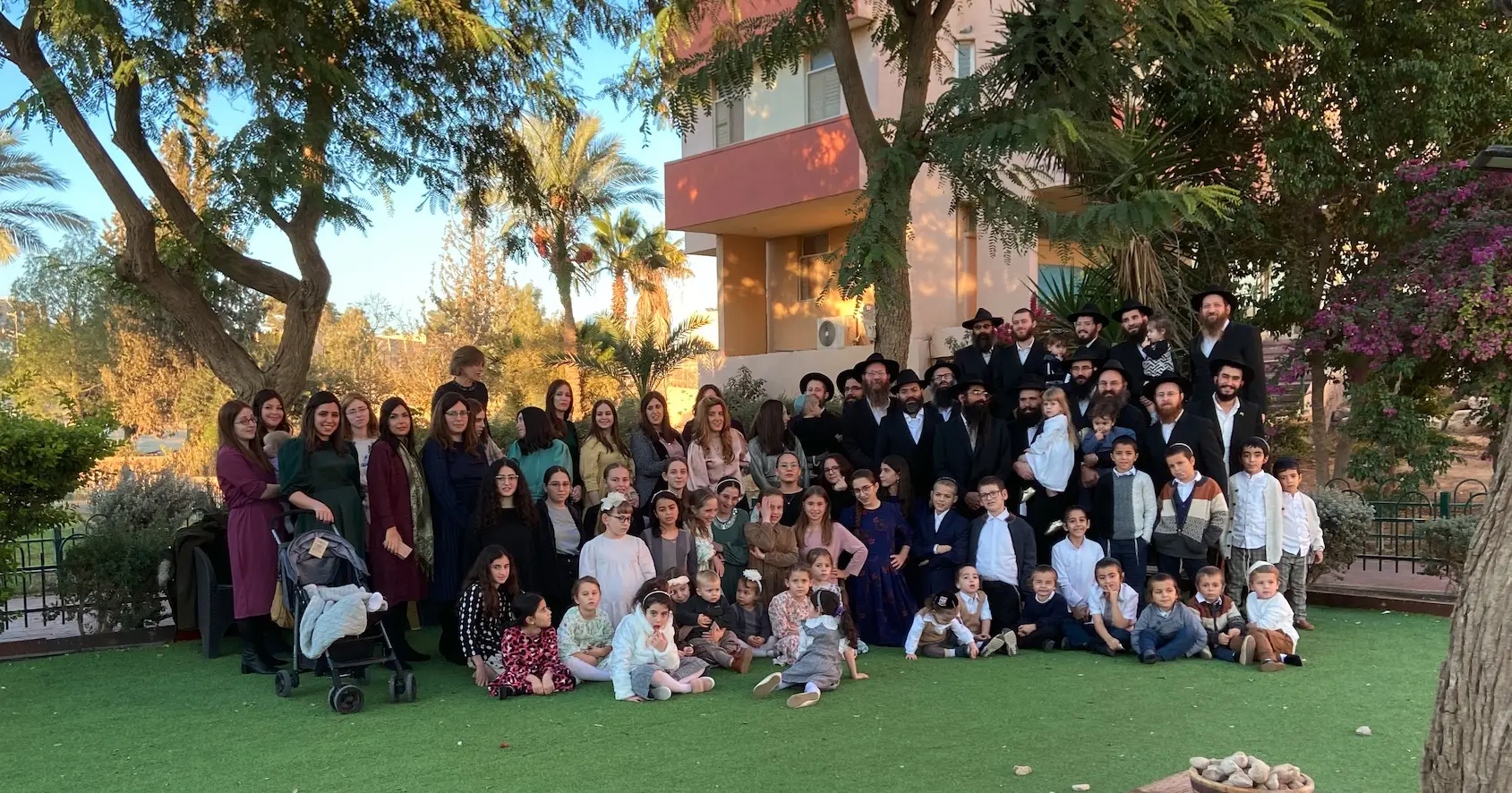 Ohr Chabad volunteers and young pioneers exploring the Yatir Forest together