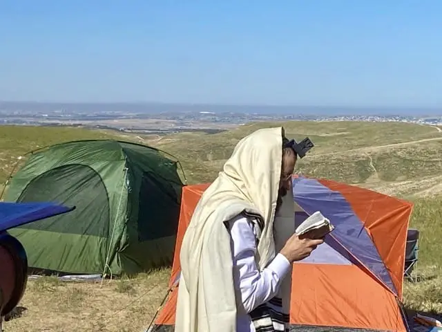 Morning prayers in the Yatir Forest